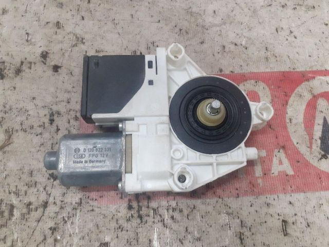 bontott RENAULT MEGANE III Jobb hátsó Ablakemelő Motor