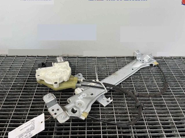 bontott RENAULT MEGANE III Jobb hátsó Ablakemelő Szerkezet (Elektromos)