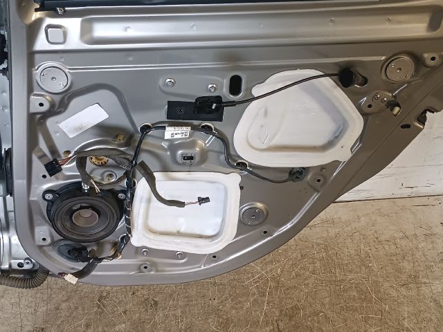 bontott RENAULT MEGANE III Jobb hátsó Ajtó (Részeivel)