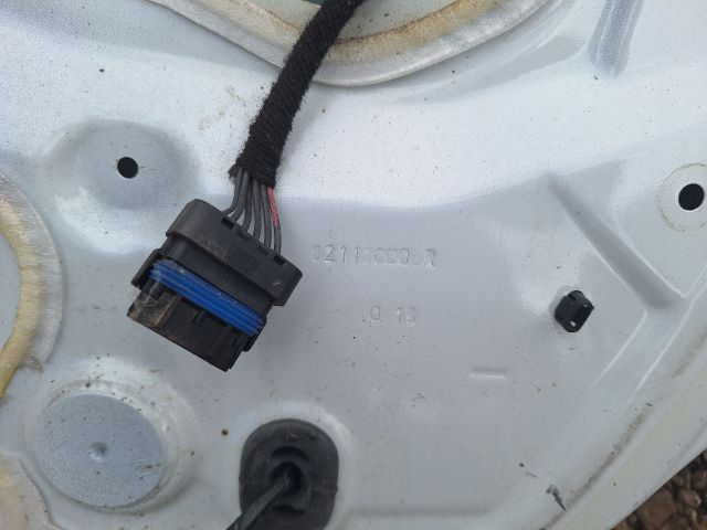 bontott RENAULT MEGANE III Jobb hátsó Ajtó (Üres lemez)