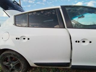 bontott RENAULT MEGANE III Jobb hátsó Ajtó (Üres lemez)