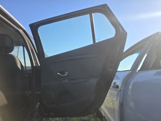 bontott RENAULT MEGANE III Jobb hátsó Ajtó (Üres lemez)