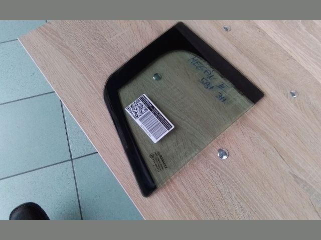 bontott RENAULT MEGANE III Jobb hátsó Fixüveg (Ajtóban)
