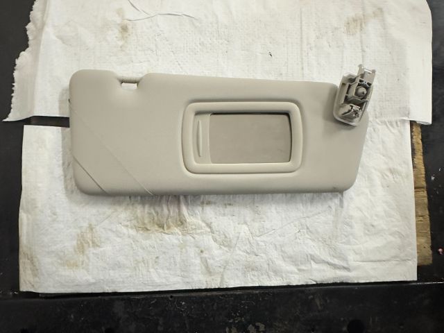 bontott RENAULT MEGANE III Jobb Napellenző