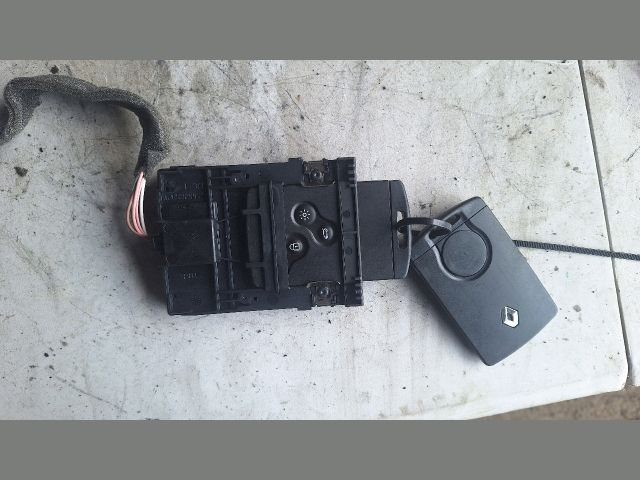 bontott RENAULT MEGANE III Kártyaolvasó