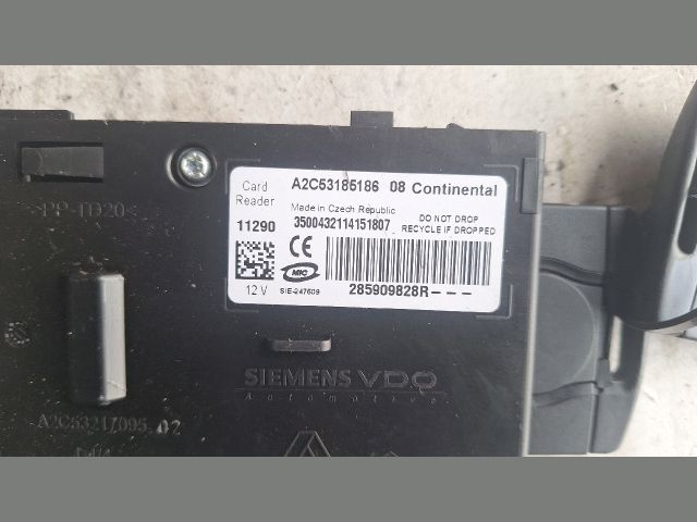 bontott RENAULT MEGANE III Kártyaolvasó