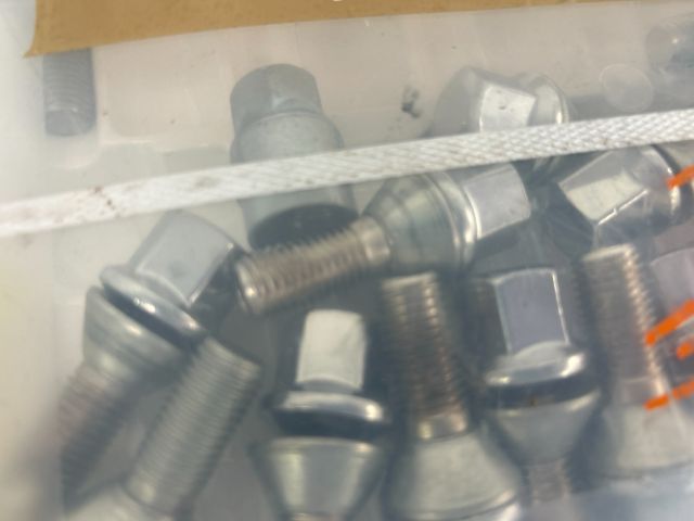 bontott RENAULT MEGANE III Kerék Csavar Szett