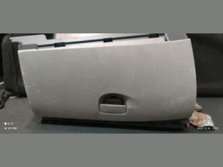 bontott RENAULT MEGANE III Kesztyűtartó