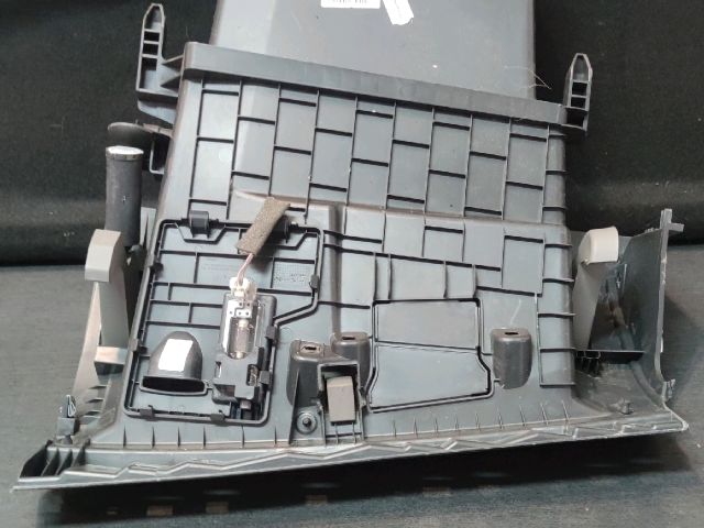 bontott RENAULT MEGANE III Kesztyűtartó