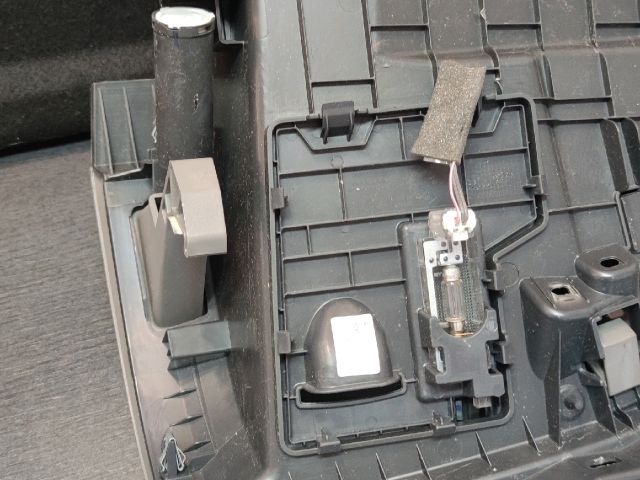 bontott RENAULT MEGANE III Kesztyűtartó