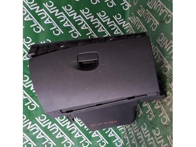 bontott RENAULT MEGANE III Kesztyűtartó