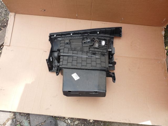 bontott RENAULT MEGANE III Kesztyűtartó