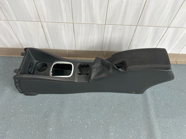 bontott RENAULT MEGANE III Könyöklő