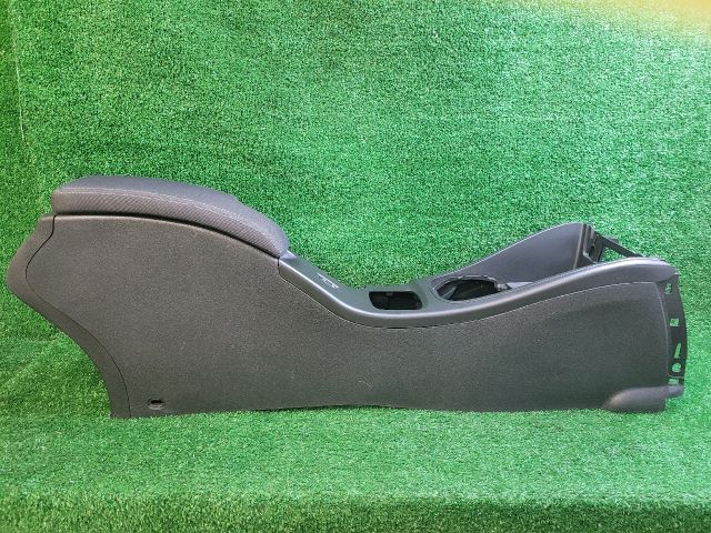 bontott RENAULT MEGANE III Könyöklő