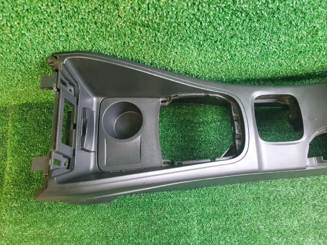 bontott RENAULT MEGANE III Könyöklő