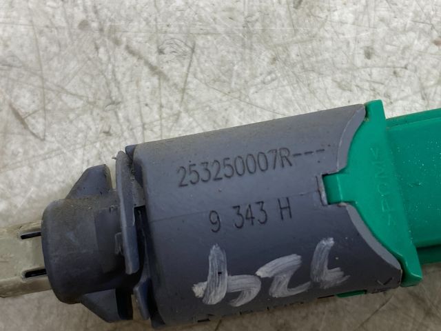 bontott RENAULT MEGANE III Kuplung Pedál Kapcsoló