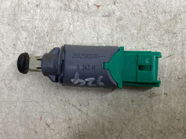 bontott RENAULT MEGANE III Kuplung Pedál Kapcsoló