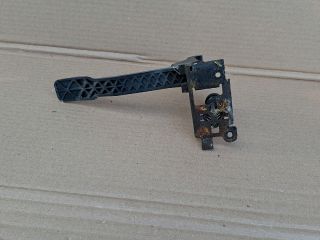 bontott RENAULT MEGANE III Motorháztető Nyitó Kar / Gomb