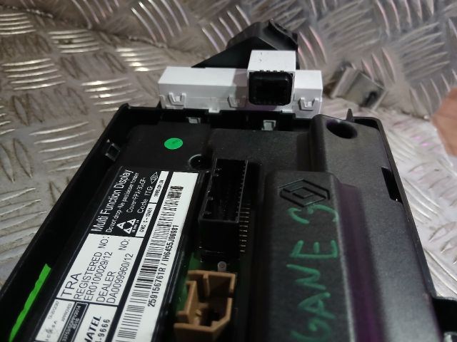 bontott RENAULT MEGANE III Navigációs Fejegység