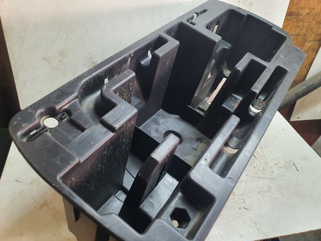 bontott RENAULT MEGANE III Pótkerék Szerszámtartó