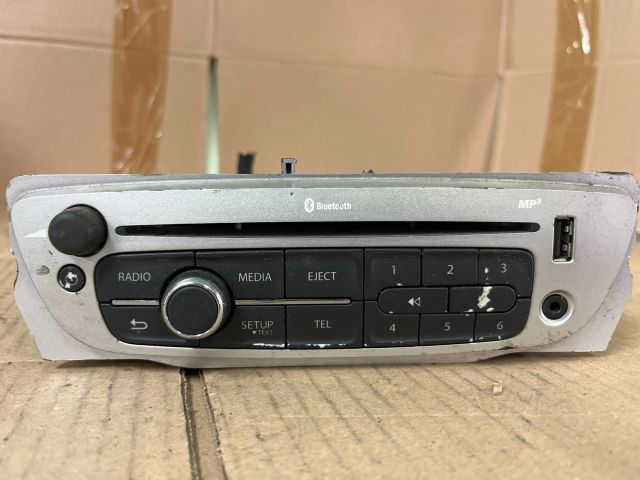 bontott RENAULT MEGANE III Rádió / CD