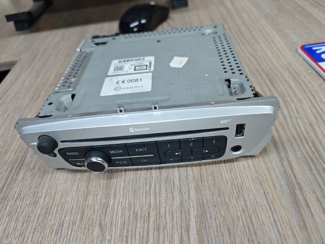 bontott RENAULT MEGANE III Rádió / CD