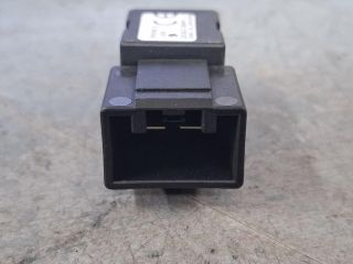 bontott RENAULT MEGANE III Relé