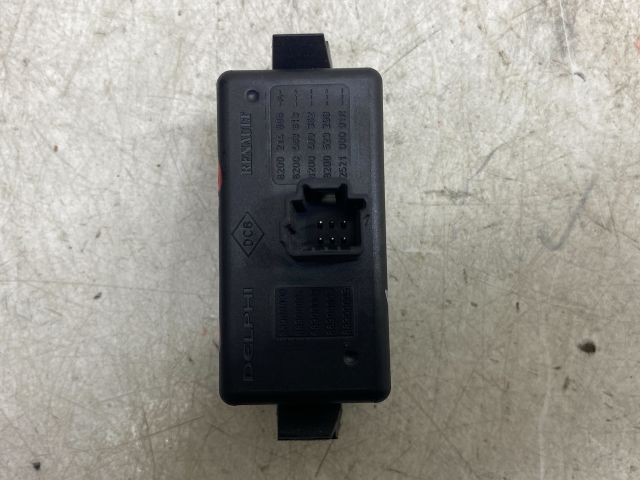 bontott RENAULT MEGANE III Vészvillogó Kapcsoló