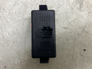 bontott RENAULT MEGANE III Vészvillogó Kapcsoló