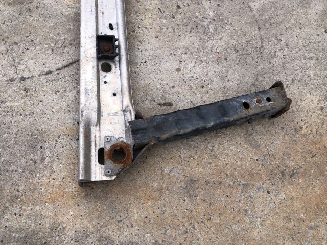 bontott RENAULT MEGANE III Vízhűtő Radiátor Tartó