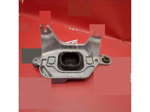 bontott RENAULT MEGANE IV Motor Tartó Bak (Fém)