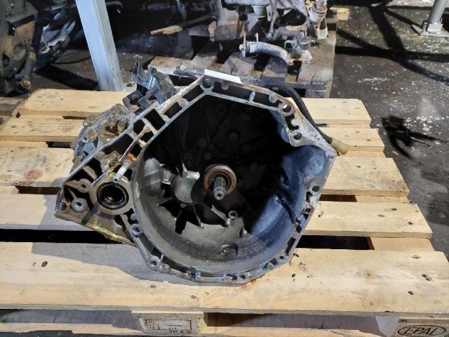 bontott RENAULT MEGANE IV Váltó (Mechanikus)