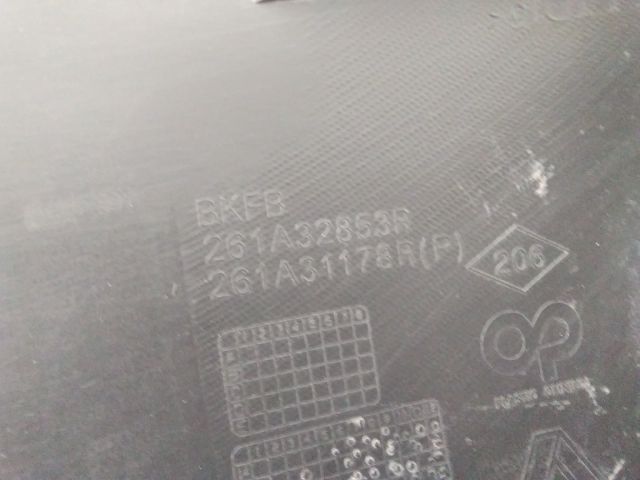 bontott RENAULT MEGANE IV Bal Ködlámpa Rács