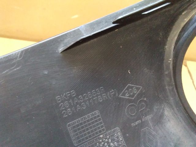 bontott RENAULT MEGANE IV Bal Ködlámpa Rács