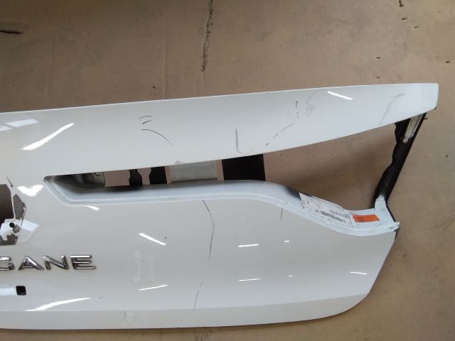 bontott RENAULT MEGANE IV Csomagtérajtó Burkolat Alsó