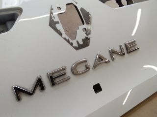 bontott RENAULT MEGANE IV Csomagtérajtó Burkolat Alsó