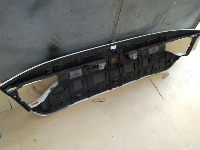 bontott RENAULT MEGANE IV Csomagtérajtó Burkolat Alsó