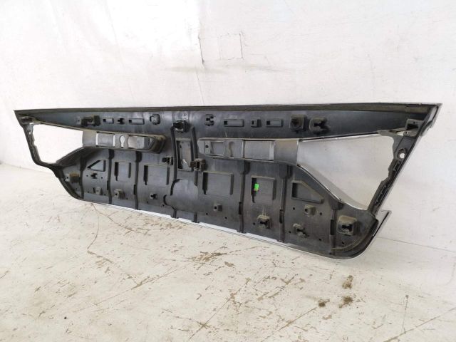 bontott RENAULT MEGANE IV Csomagtérajtó Díszléc