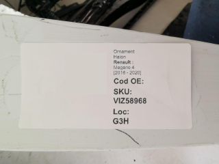bontott RENAULT MEGANE IV Csomagtérajtó Díszléc