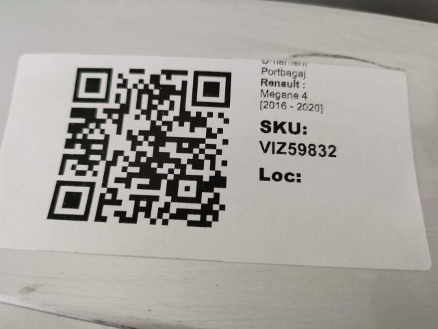 bontott RENAULT MEGANE IV Csomagtérajtó Díszléc