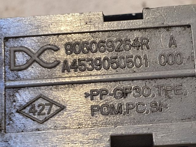 bontott RENAULT MEGANE IV Csomagtérajtó Kilincs