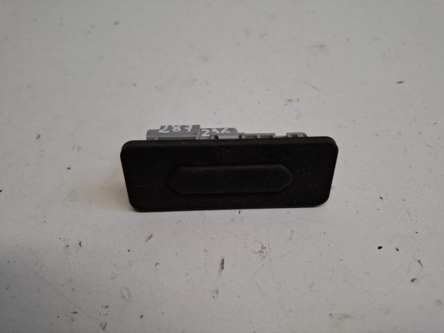 bontott RENAULT MEGANE IV Csomagtérajtó Kilincs