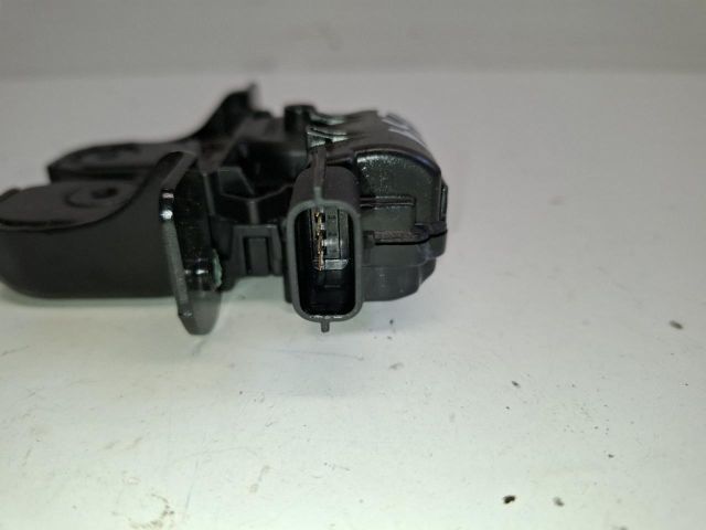 bontott RENAULT MEGANE IV Csomagtérajtó Zárszerkezet