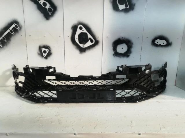 bontott RENAULT MEGANE IV Első Lökhárító Alsó Középső Díszrács