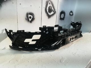 bontott RENAULT MEGANE IV Első Lökhárító Alsó Középső Díszrács