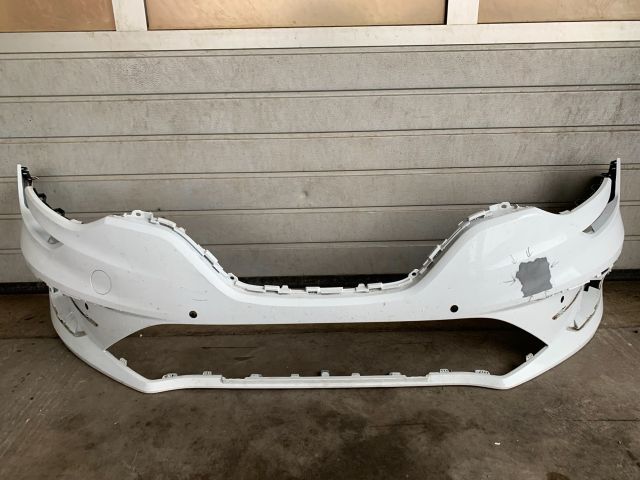 bontott RENAULT MEGANE IV Első Lökhárító (Üresen)