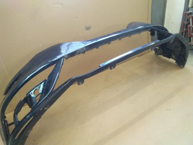 bontott RENAULT MEGANE IV Első Lökhárító (Üresen)