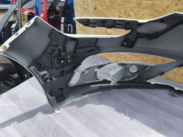 bontott RENAULT MEGANE IV Első Lökhárító (Üresen)