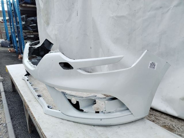 bontott RENAULT MEGANE IV Első Lökhárító (Üresen)