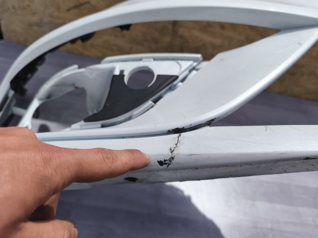 bontott RENAULT MEGANE IV Első Lökhárító (Üresen)